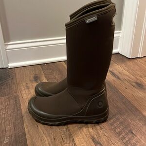 Women’s BOGS brown boots size 9